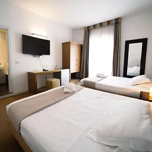 Hotel Trieste, Rímini